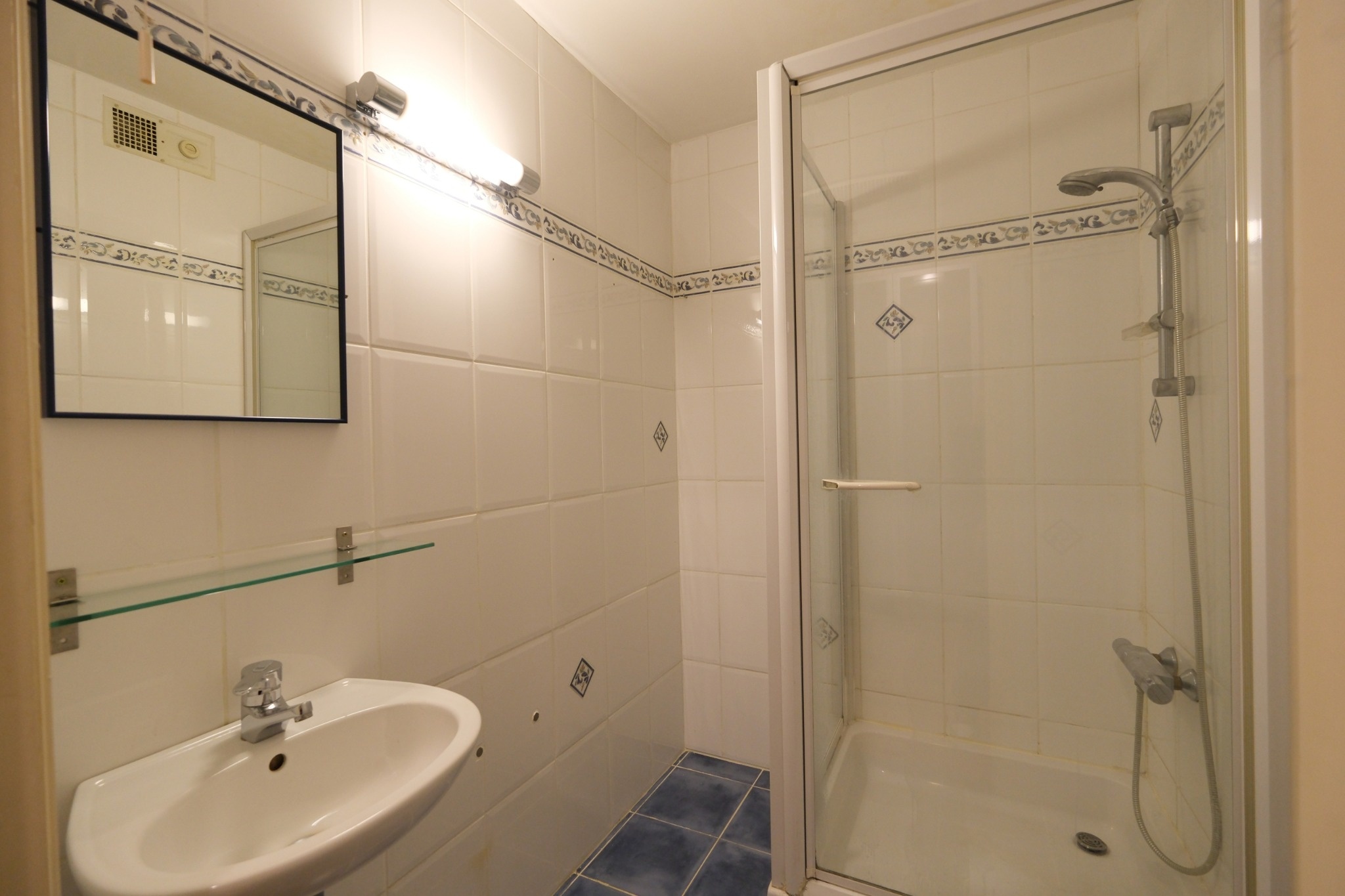Topligging Saint-Luc – Ruim appartement met 2 terrassen, zwembad en tennisveld