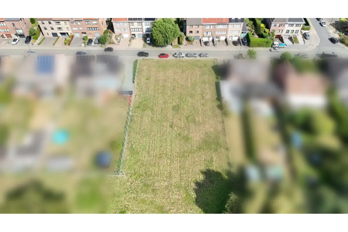 3 3 Bouwgronden, de goedkoopste = 165.000-Euro